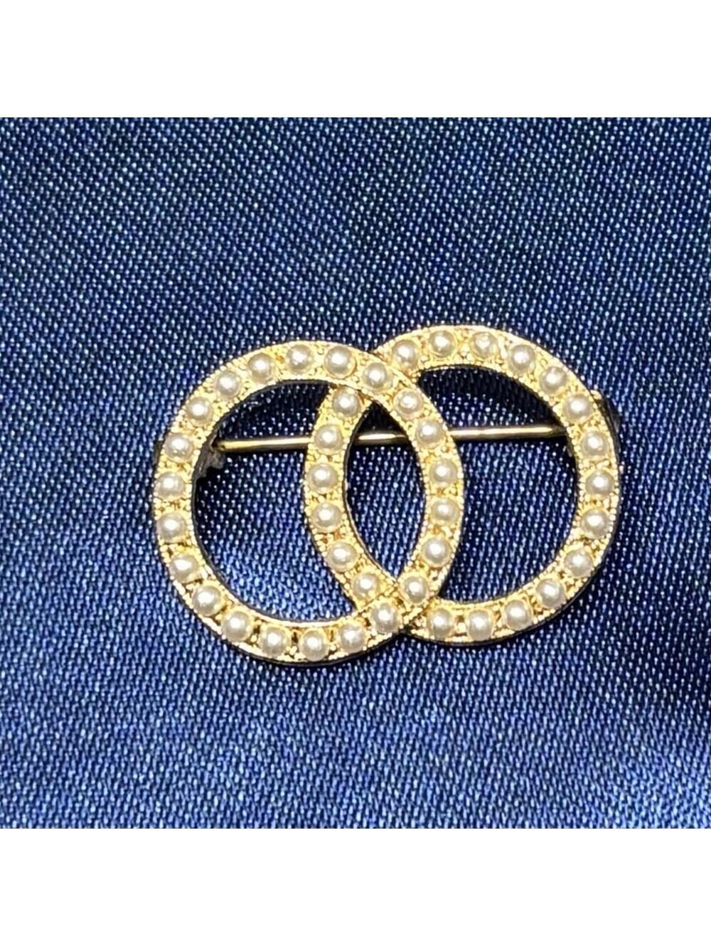 Vintage Faux‎ Pearl Interlocking Circle Brooch Gold Tone Designer Style Pin